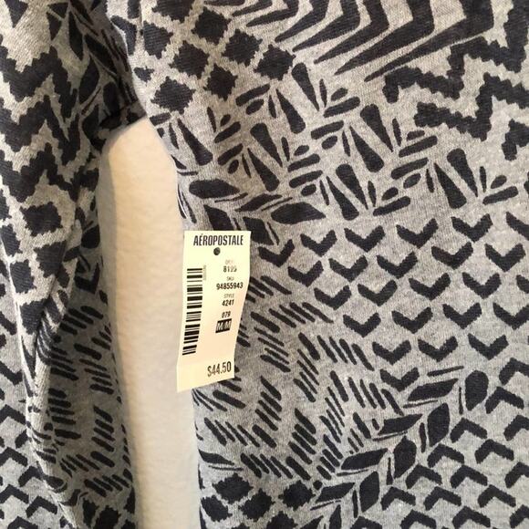 Aeropostale Thermal V-back Grey Geometric Print Tunic Top, size Medium - Picture 6 of 11